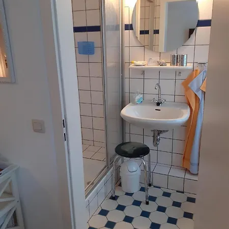 Apartment Doppelzimmer Mit Fruehstueck , Auch Als Einzelzimmer, Im Obergeschoss Krummhoern