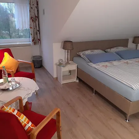 Doppelzimmer Mit Fruehstueck , Auch Als Einzelzimmer, Im Obergeschoss Apartment